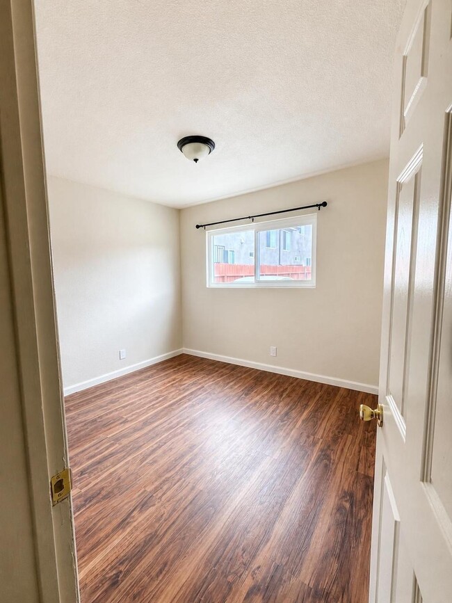 Photo - 321 W 83rd St