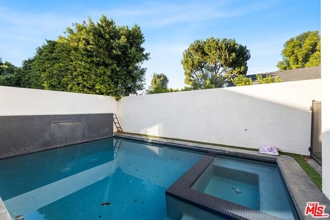 Photo - 18903 Hatteras St