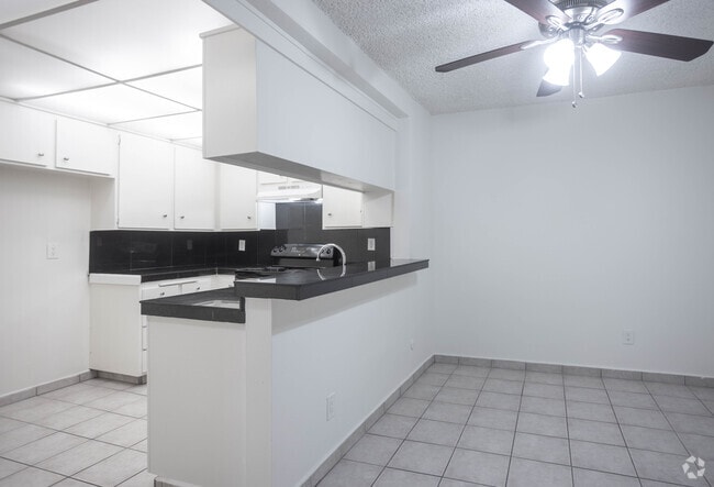 Photo - Green Valley Circle Apartments