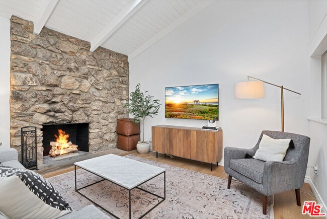 Photo - 23027 Gainford St