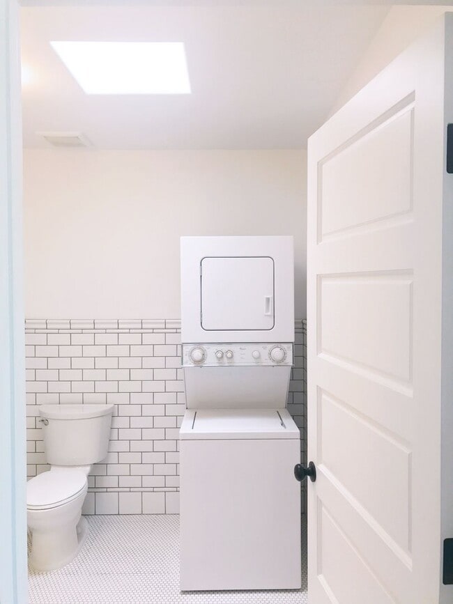 Photo - 2191 El Sereno Ave Unit Apt #11