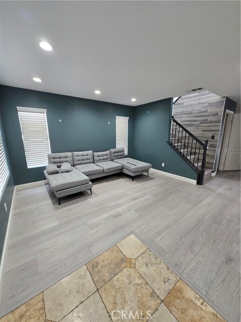 Photo - 40643 Cartier St