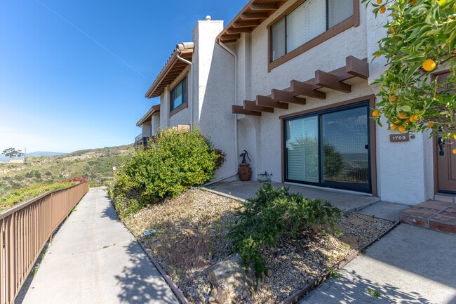 Building Photo - 1709 Cam De Villas