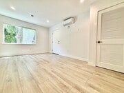 Photo - 564 N Kenmore Ave Apartment Unit 3
