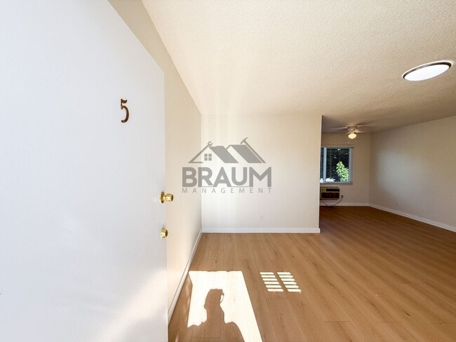 Photo - 6336 Tujunga Ave Unit 5