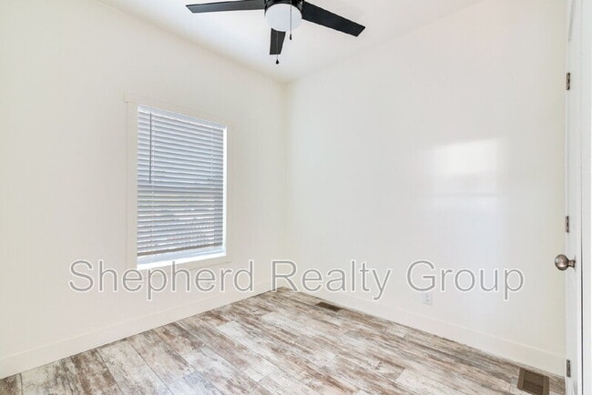 Photo - 15914 Dauchy Ave