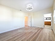 Photo - 690 N Grape St