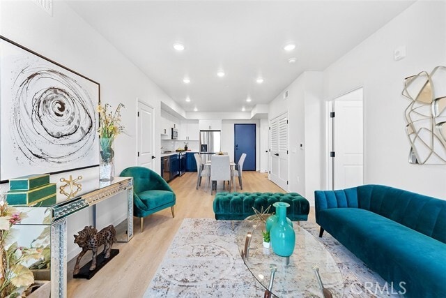 Building Photo - 4064 Live Oak Ave Unit 401 Rental