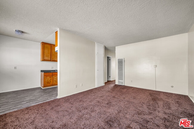 Photo - 1095 W 39th St Condo Unit 44-44