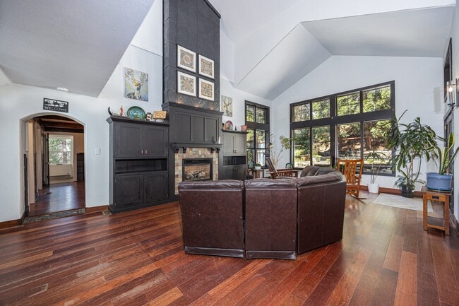 Photo - 26316 CA-189