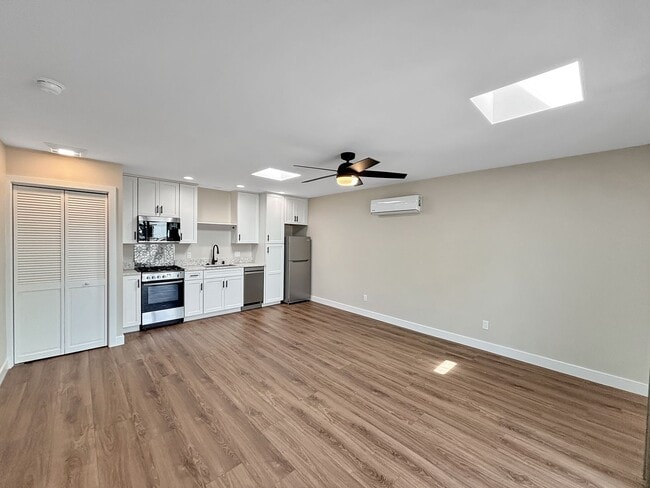 Gorgeous upgraded 1B 1BA in North Park w/ ... - Gorgeous upgraded 1B 1BA in North Park w/ ... Townhome