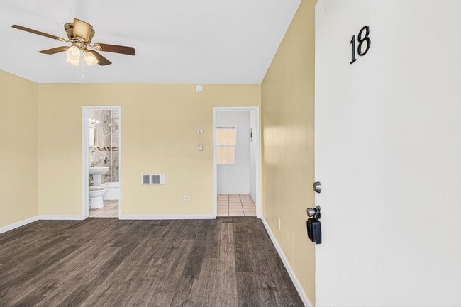 Building Photo - 904 Atlantic Ave Unit 18