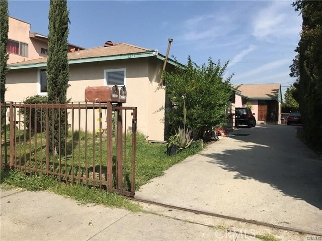 Photo - 1325 W 36th Pl