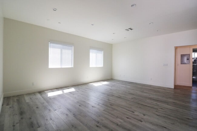 Photo - 14252 Erwin St Unit 14254