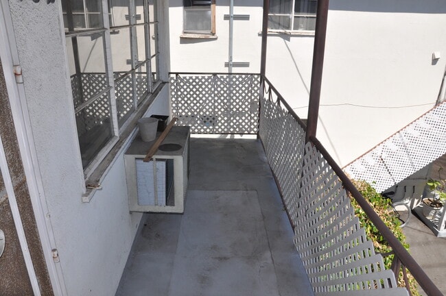 Photo - 818 W Glenoaks Blvd Unit 818B