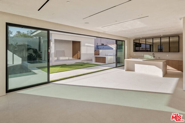 Photo - 441 Croft Ave