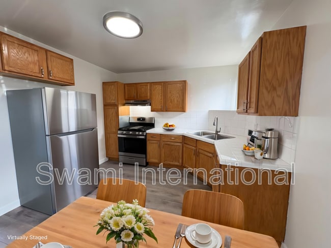 Photo - 21612 Berendo Ave