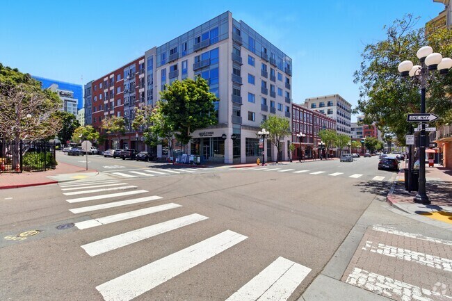 Building Photo - 445 Island Ave Rental