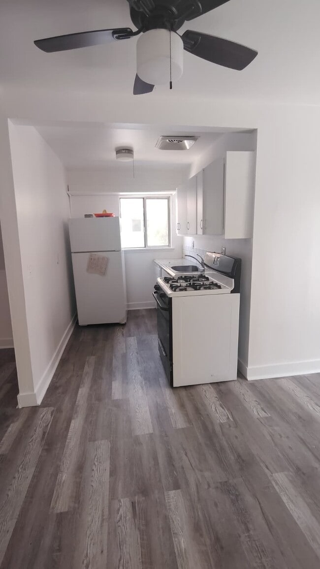 Kitchen - 507 Magnolia St Unit D
