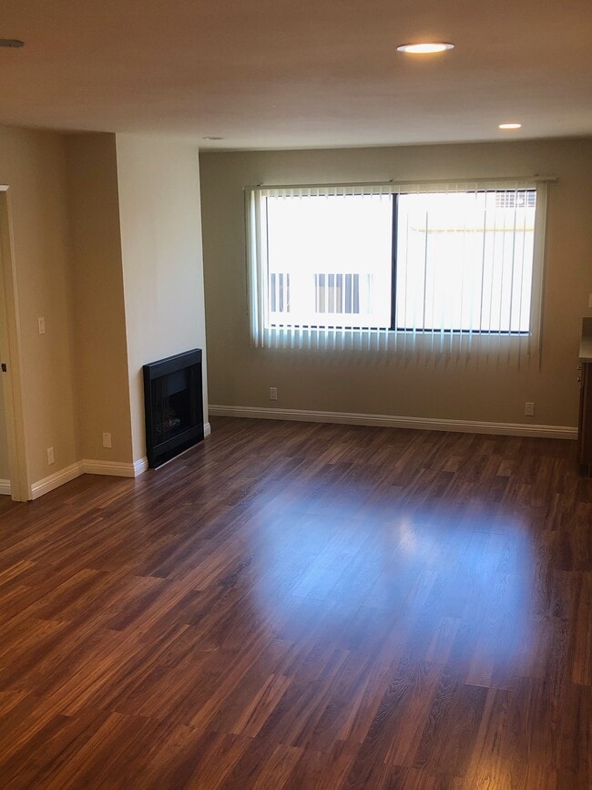 Photo - 1340 N Curson Ave Unit 303
