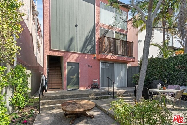 Photo - 122 Buccaneer St Unit 1