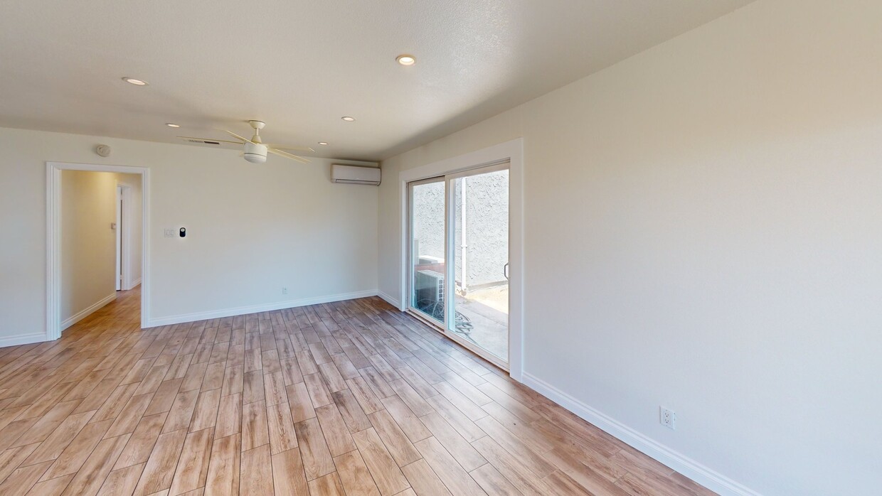3D Tour - 1236 Elsinor Ave House
