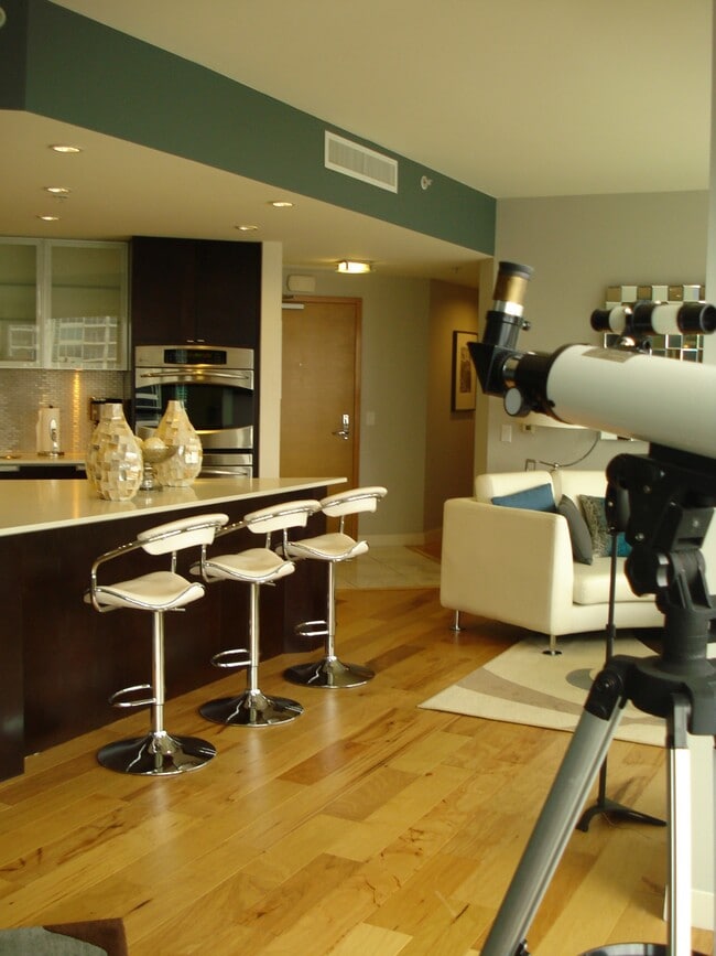 Building Photo - 1441 9th Ave Unit #2401