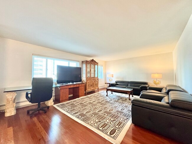 Photo - 10655 Wilshire Blvd Unit 303