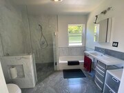 bathroom - 3047 Edgehill Dr