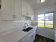 Photo - 1027 E 7th St Unit 01