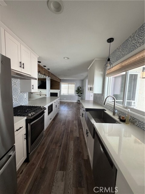 Building Photo - 650 Juanita St