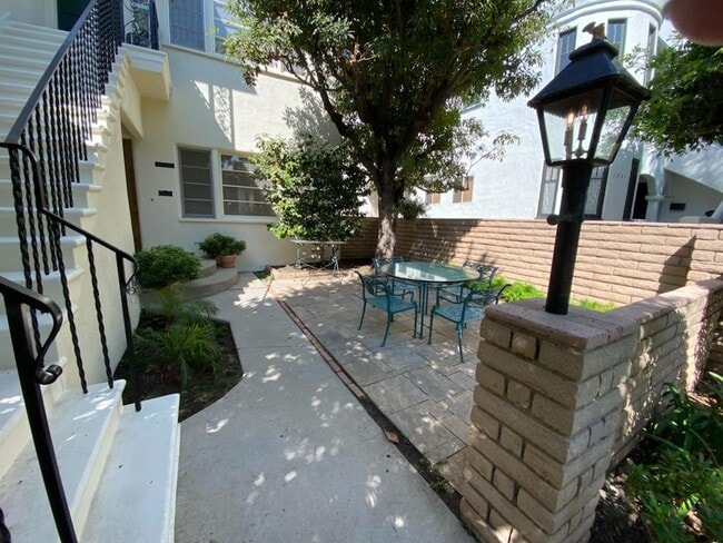 Tree Shaded Tile Patio - 1835 Kelton Ave Unit 1835
