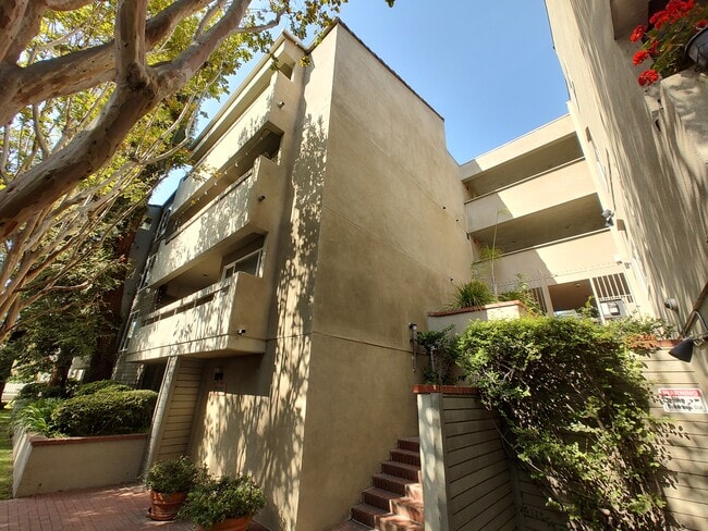 Photo - 1888 Greenfield Ave Condo Unit 301