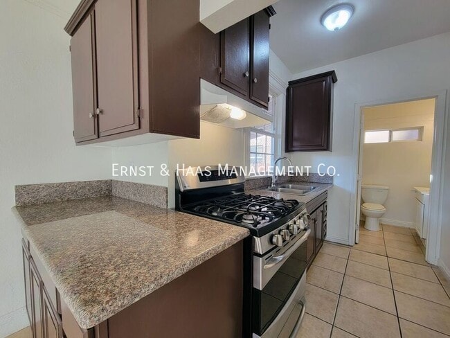 Photo - 1815 E 11th St