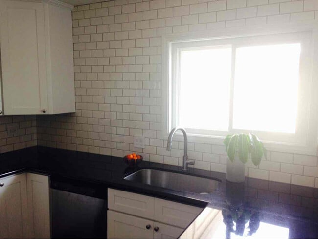 Photo - 357 Winsome Pl