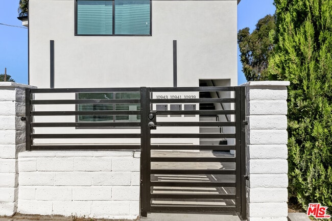 Photo - 10941 Christine Way