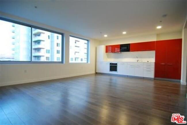 Photo - 901 Flower St Unit 306
