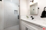 Photo - 2528 Clyde Ave