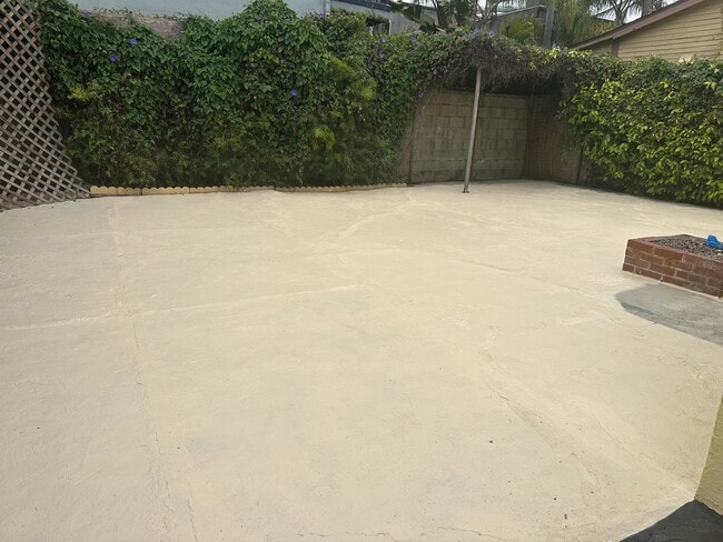 Photo - 309 N Venice Blvd Unit REAR