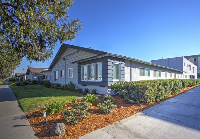 Photo - Broadway Royale Apartments