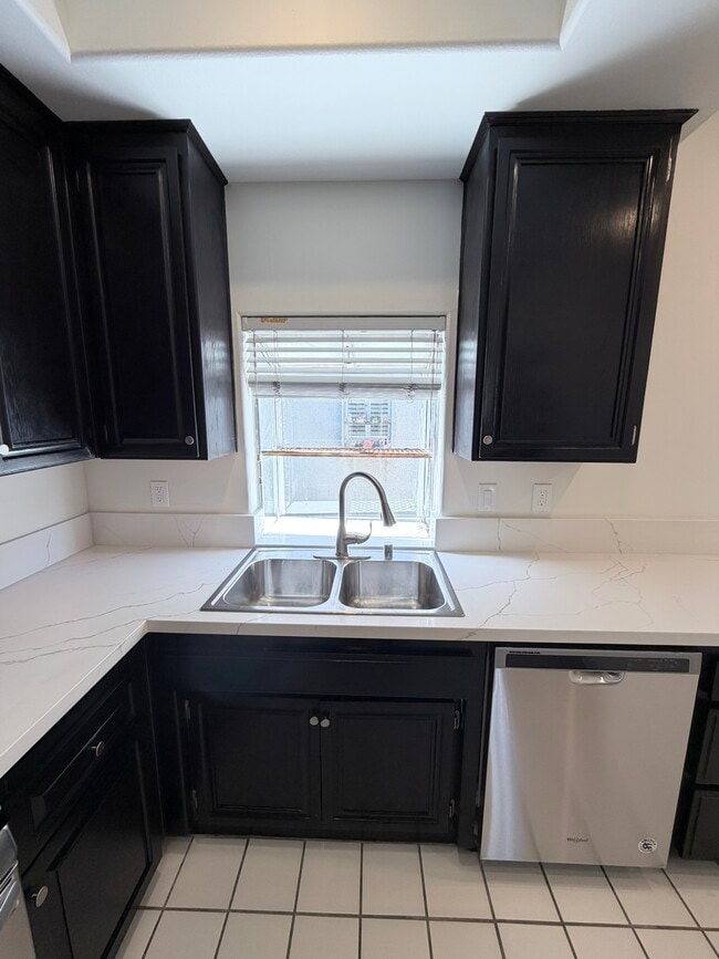 Photo - 5145 Yarmouth Ave