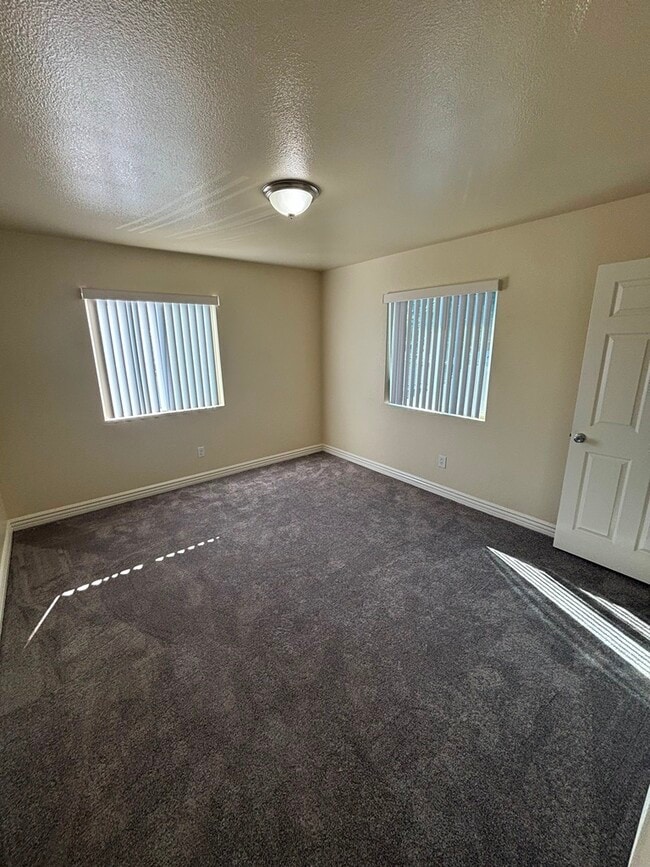 Photo - 8634 Menlo Ave