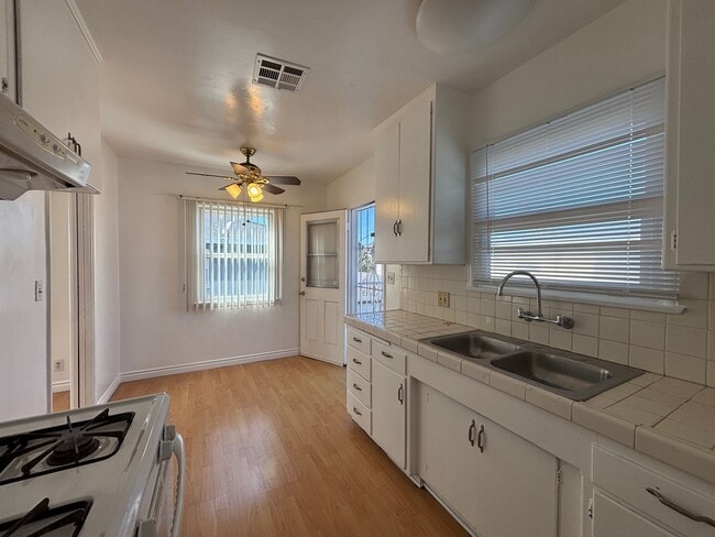 Photo - Glenoaks, 625-633 1/2 Unit 625 1/2