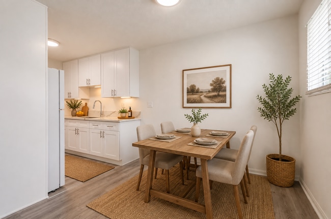 Photo - 3530 W Adams Blvd Unit 79