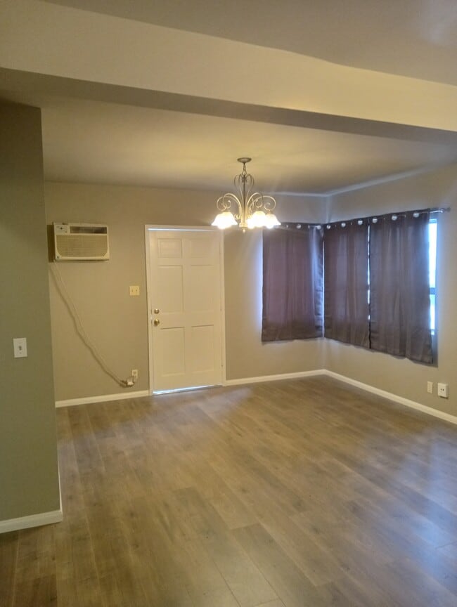 Photo - 11619 Archwood St Unit 11619