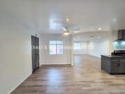 Photo - 904 S Kenmore St House