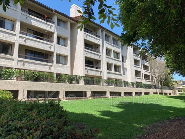 Building Photo - 5645 Friars Rd Unit #372