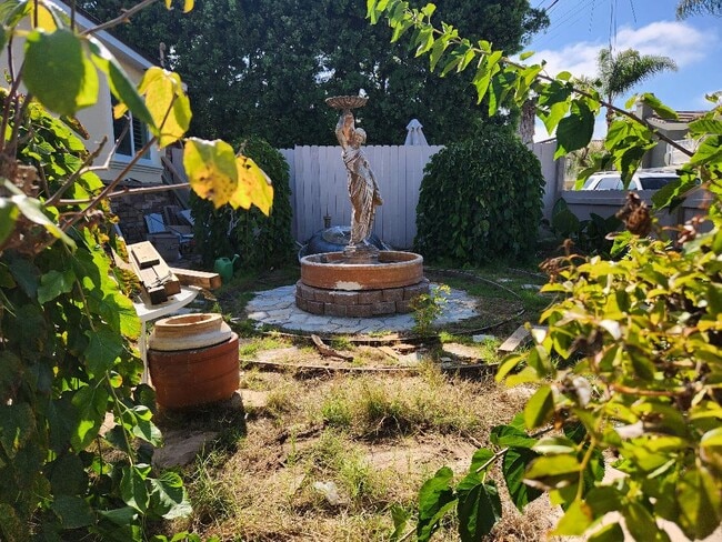 Photo - 2226 Mathews Ave Unit APT A