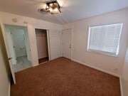 Photo - 2 Bedroom close to downtown House