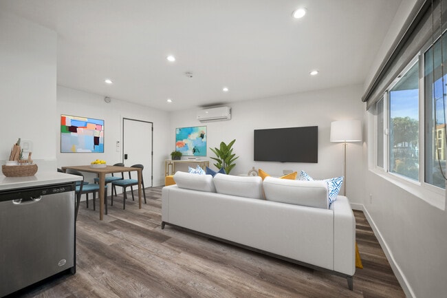 Photo - 1352 W 36th St Unit 1